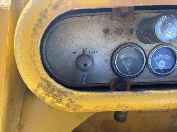 caterpillar-crawler-loader-image-22