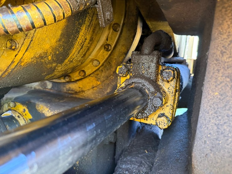 caterpillar-824b-image-82