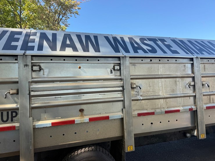 2002-international-durastar-4300-image-32