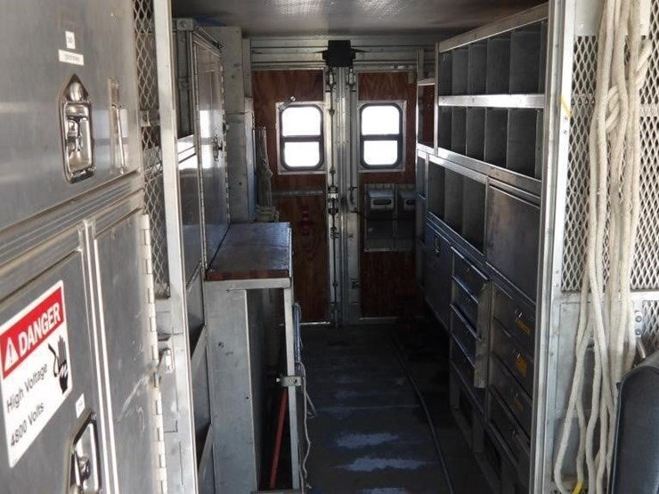 2002-workhorse-p42-image-24