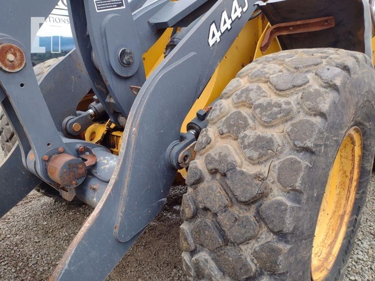 2006-deere-444j-image-17