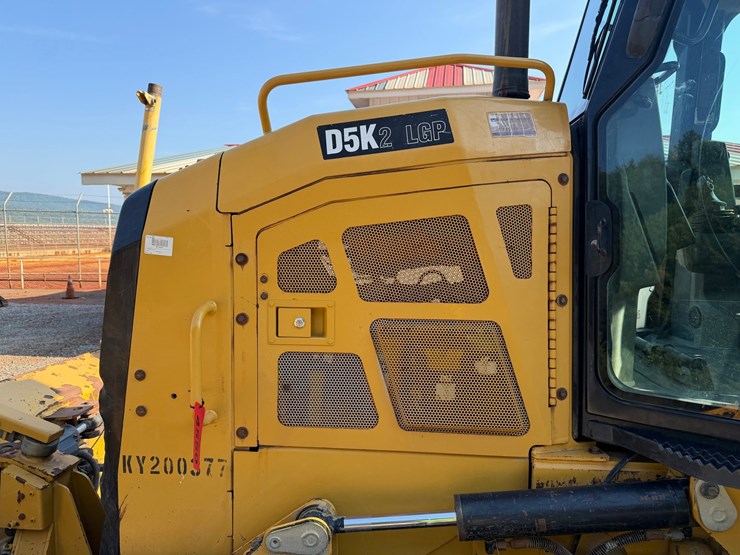 caterpillar-d5k2-lgp-image-32