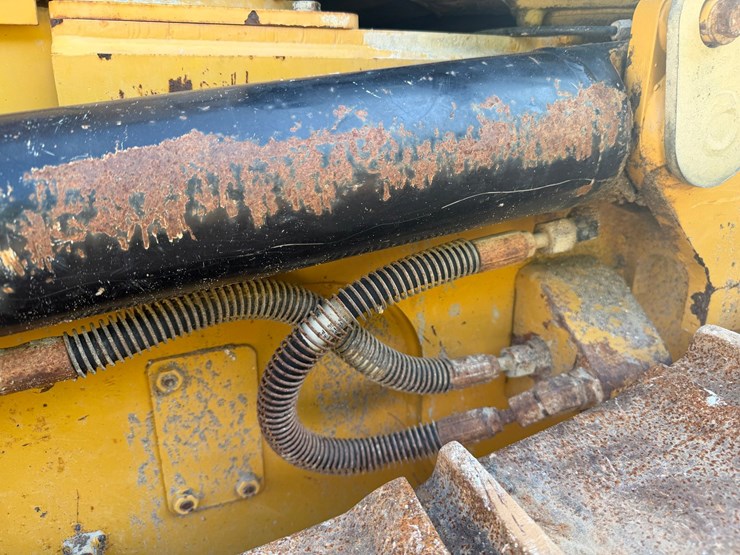 caterpillar-d5k2-lgp-image-25