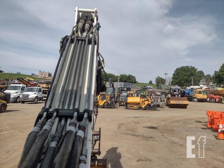 2012-bobcat-e35-image-27