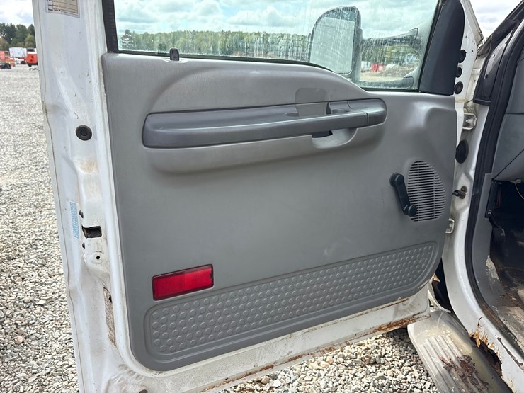 1999-ford-f550-image-44