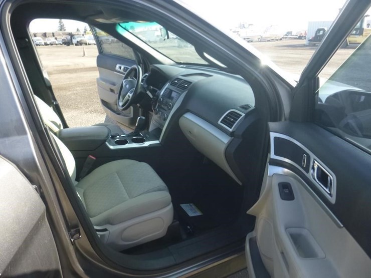 2012-ford-explorer-image-6
