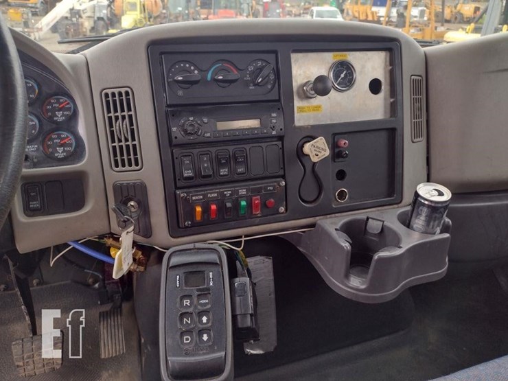2011-international-durastar-4400-image-10