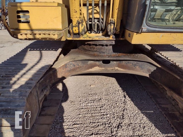 2005-deere-120c-image-35