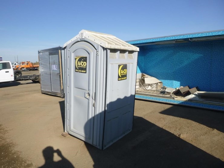 portable-restroom-image-1