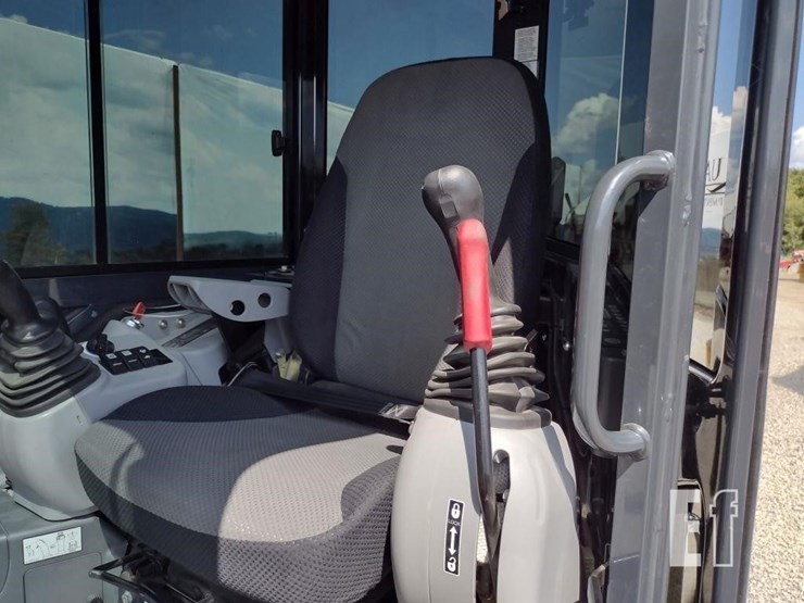 2022-deere-50g-image-12
