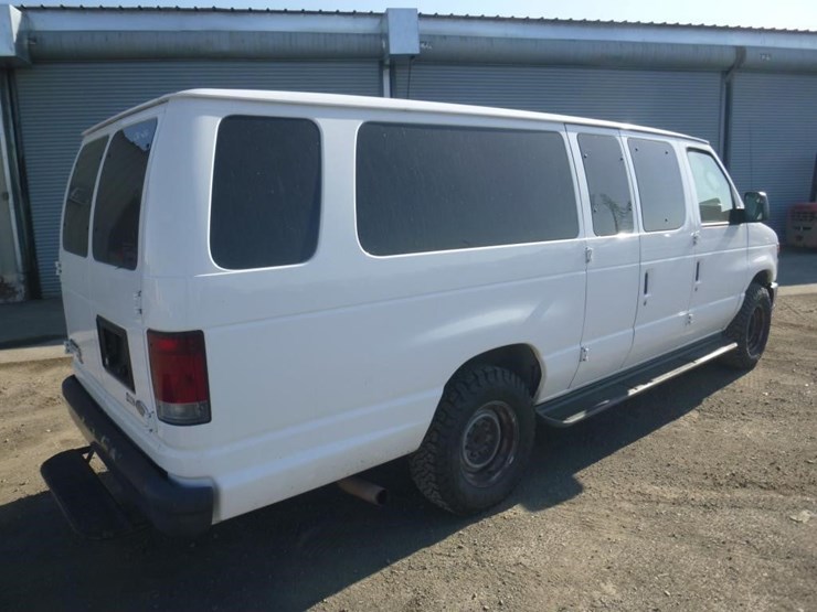 2012-ford-econoline-350-image-3