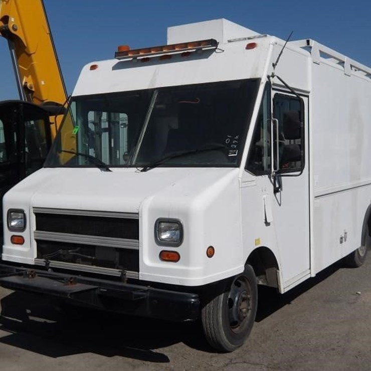 2002 WORKHORSE P42