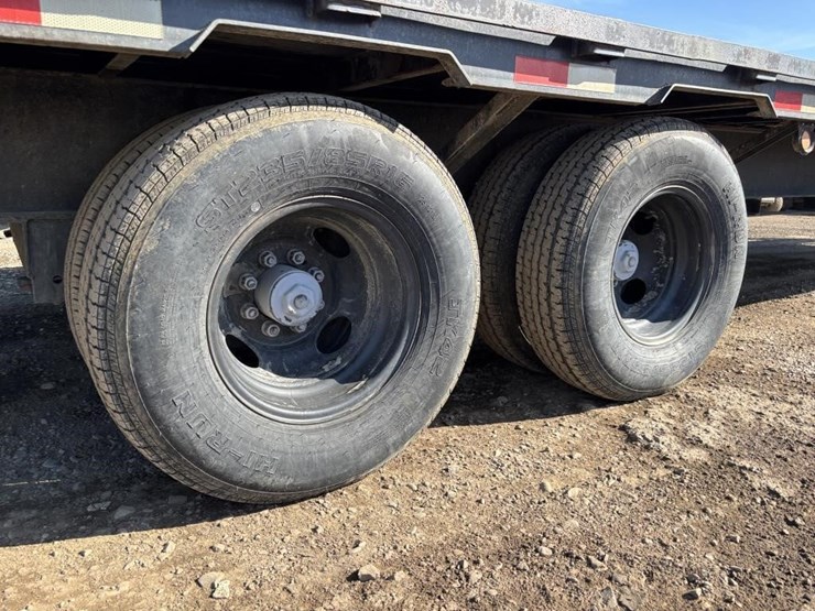 2006-top-hat-t/a-gn-equipment-trailer-image-21