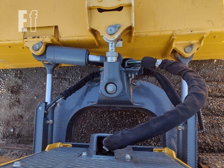 2023-deere-550k-lgp-image-25