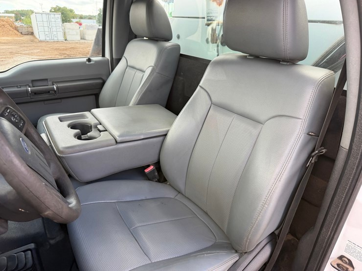 2015-ford-f550-image-39