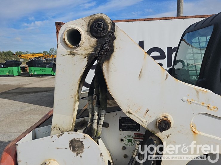 2013-bobcat-t590-image-9