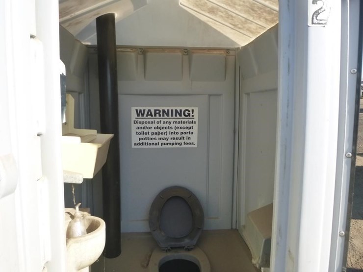 portable-restroom-image-8