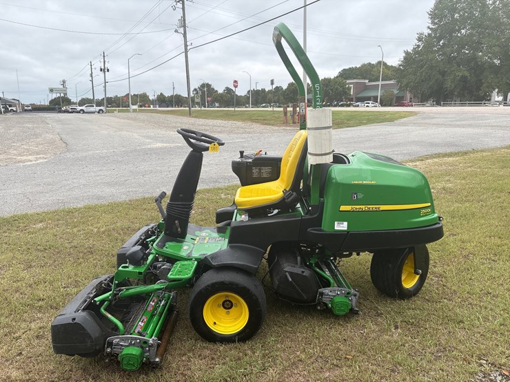 john-deere-2500e-image-1