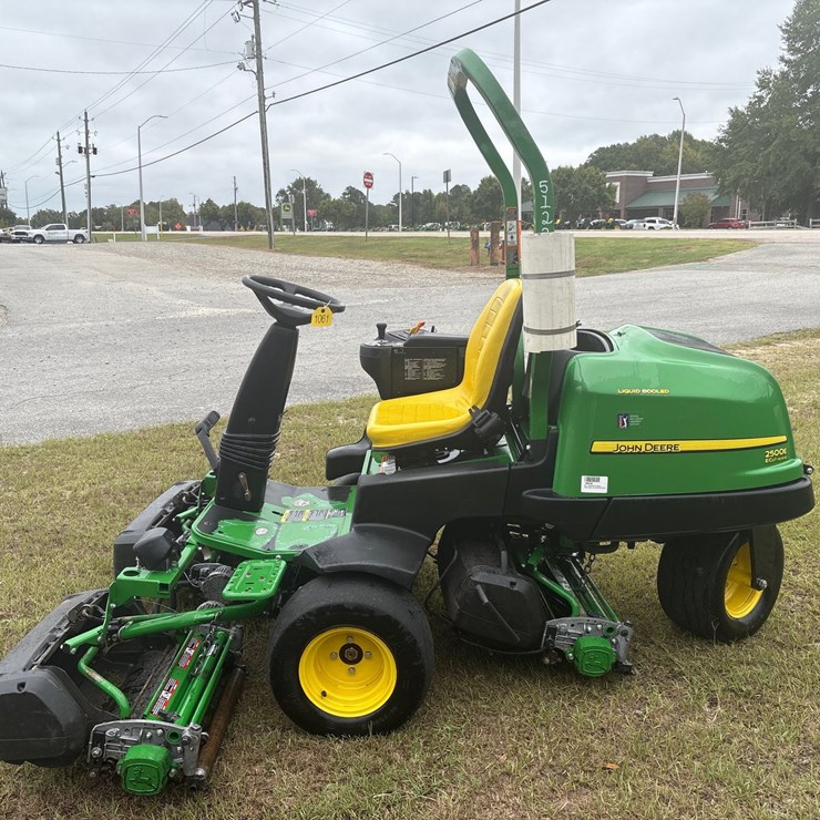 JOHN DEERE 2500E