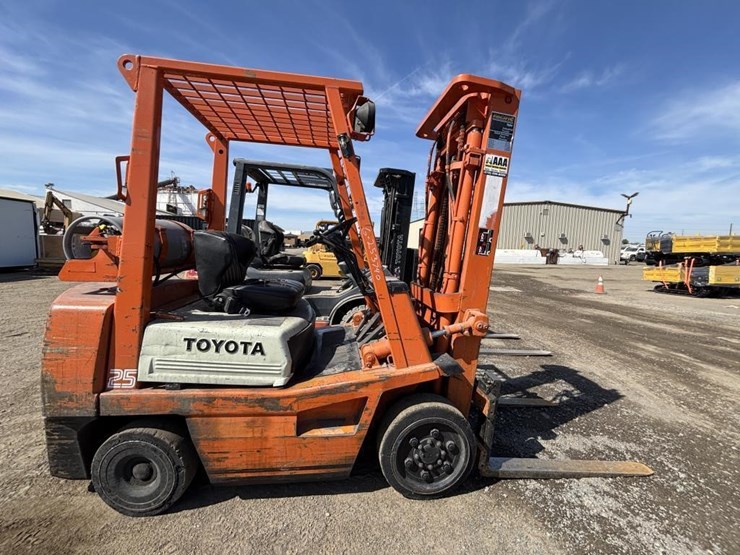 toyota-42-4fg025-forklift-image-6