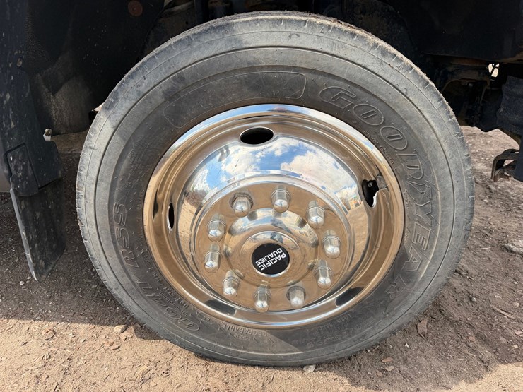 2015-ford-f550-image-54