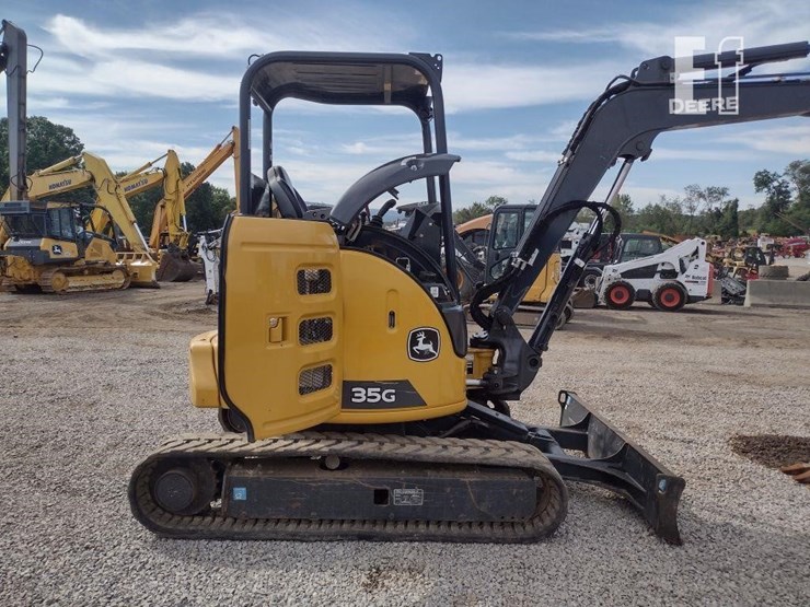 2021-deere-35g-image-26