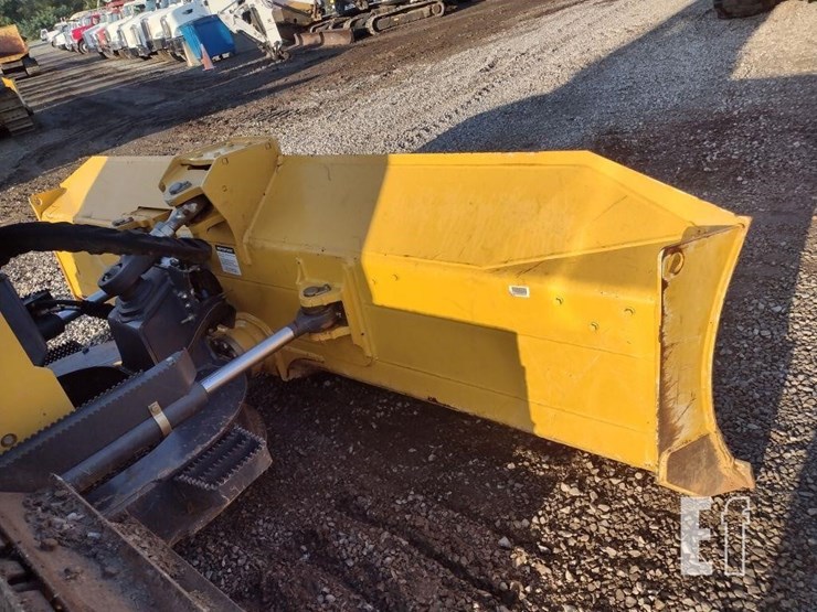 2023-deere-550k-lgp-image-24