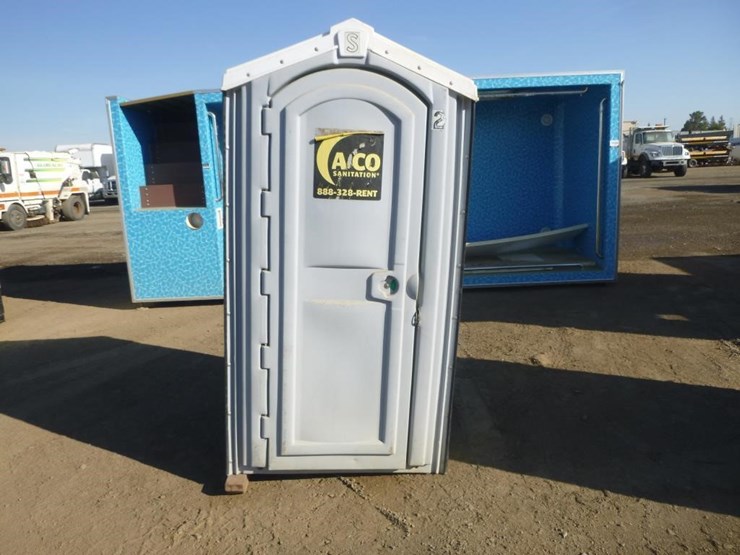 portable-restroom-image-5