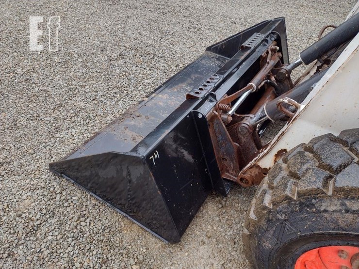 2009-bobcat-s300-image-17