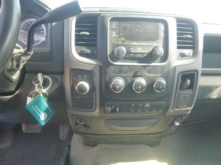 2015-dodge-2500-image-12