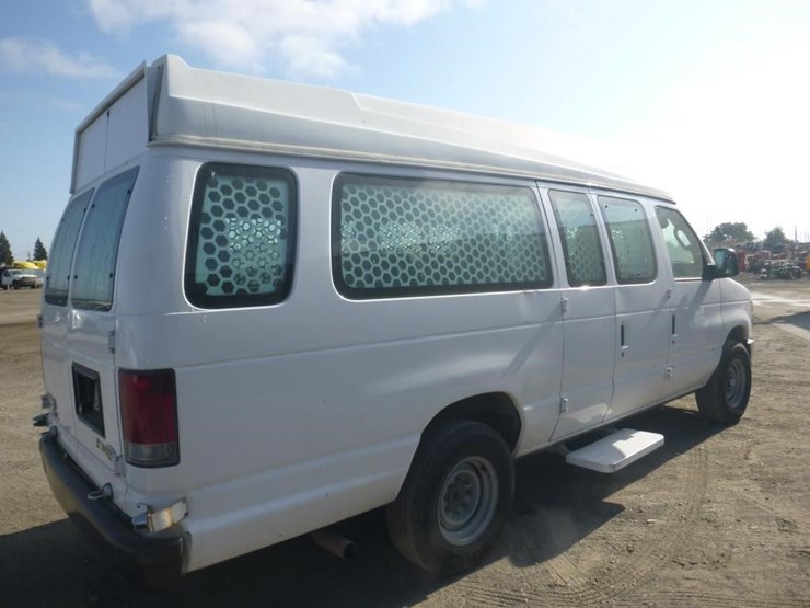 2012-ford-econoline-350-image-3