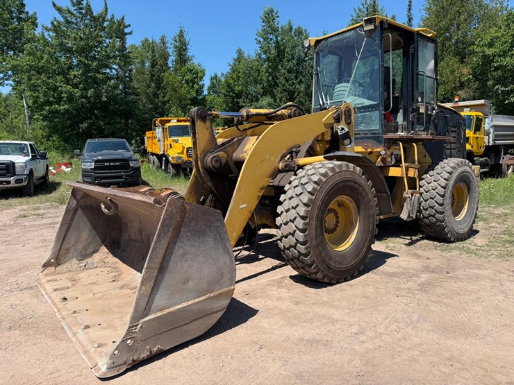 caterpillar-928g-image-1