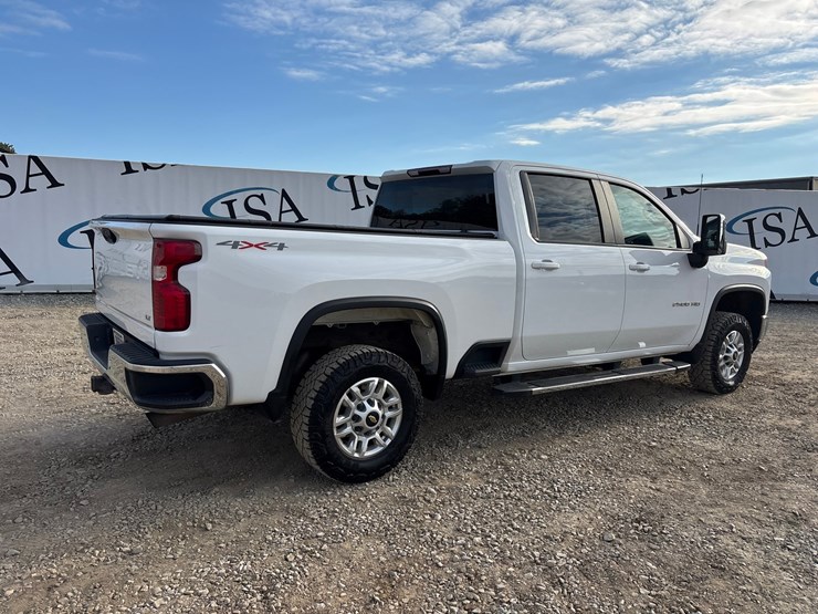 2022-chevrolet-2500-image-5