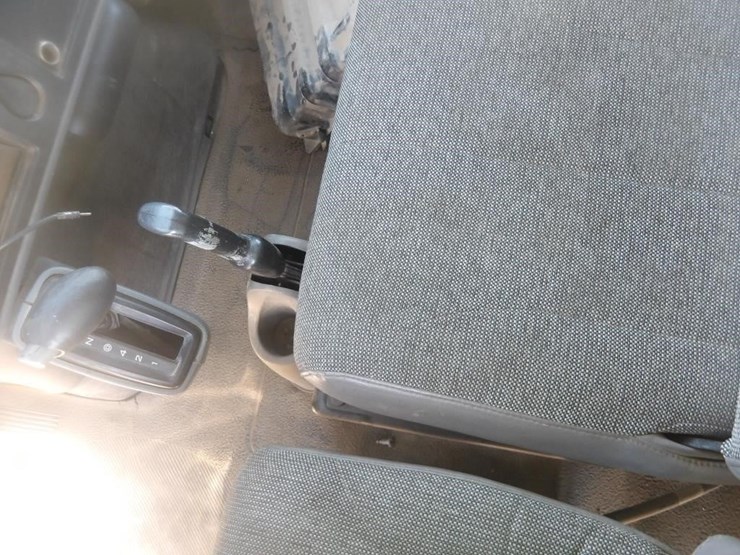 2004-international-durastar-4200-image-17