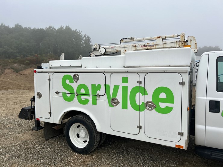 2006-ford-f550-image-16