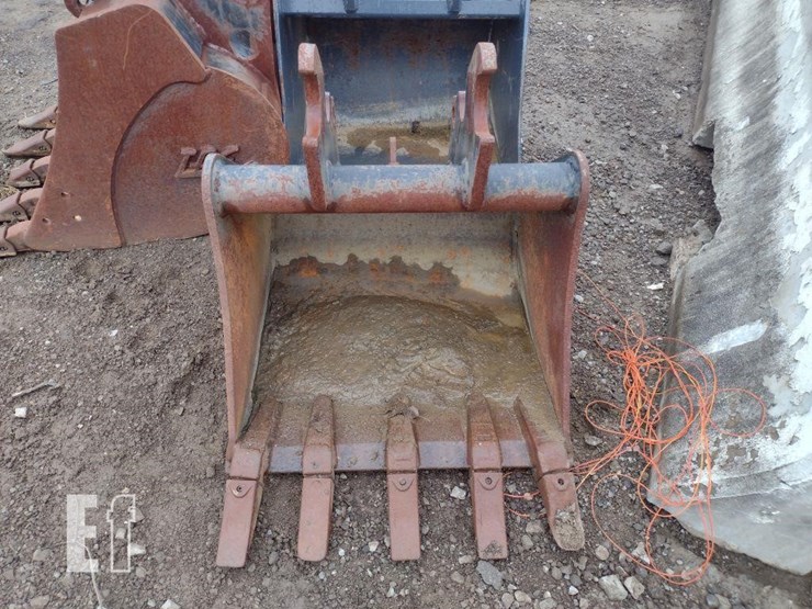2016-kubota-kx040-4-image-42