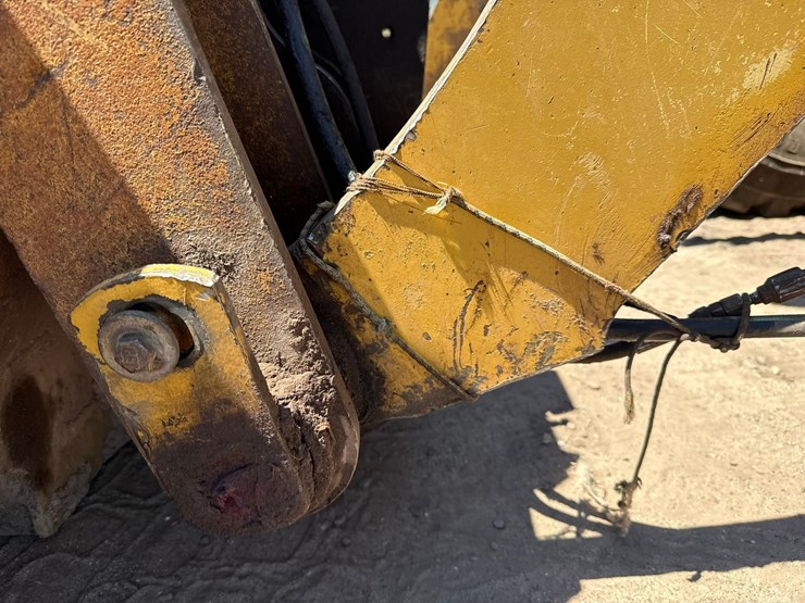 caterpillar-928g-image-91