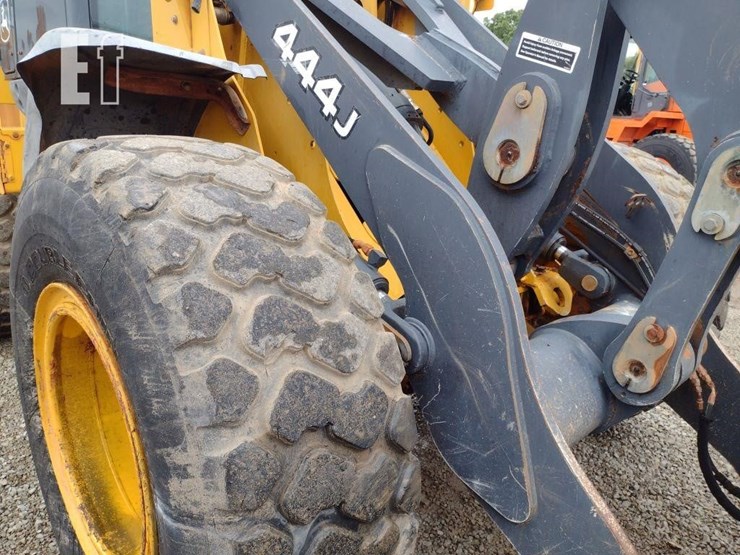 2006-deere-444j-image-31