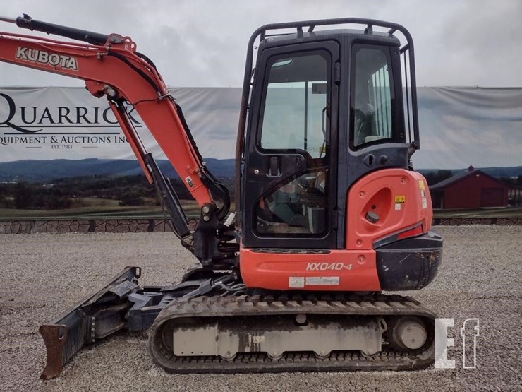 2016-kubota-kx040-4-image-12