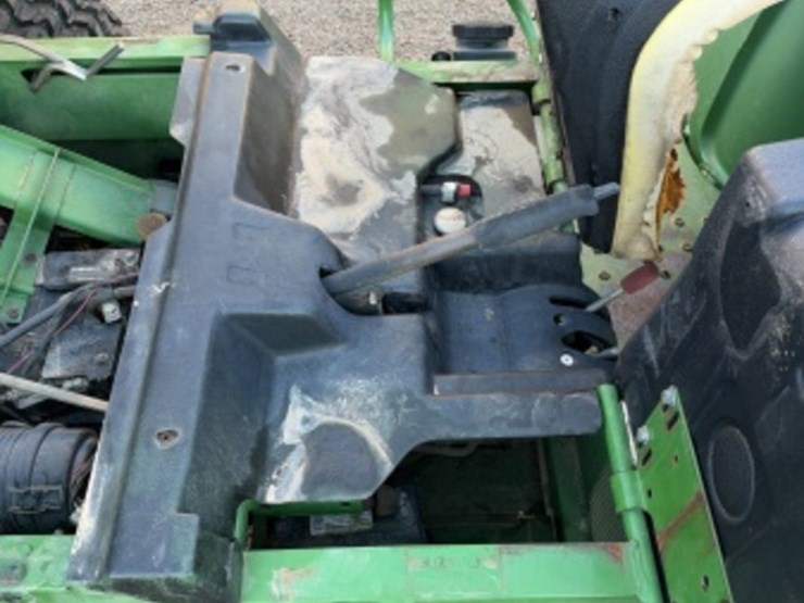 john-deere-gator-image-13