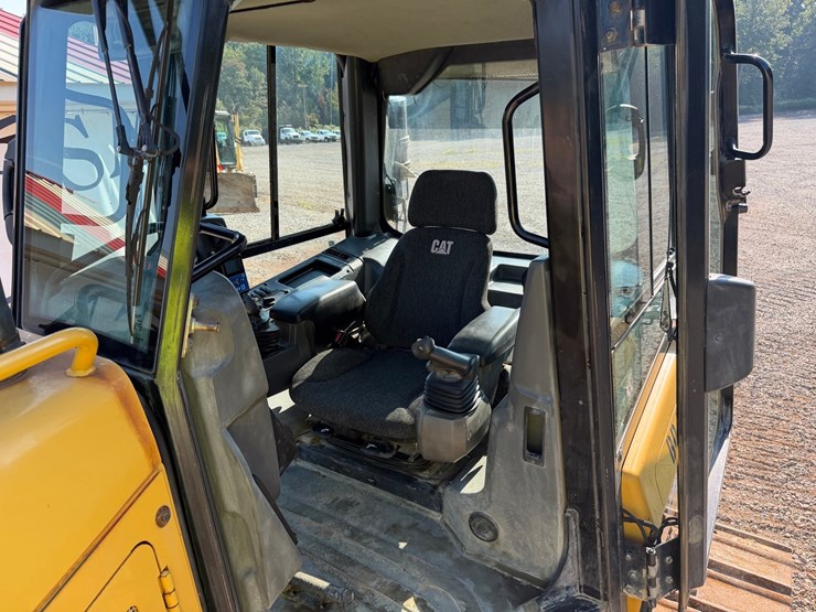 caterpillar-d5k2-lgp-image-94