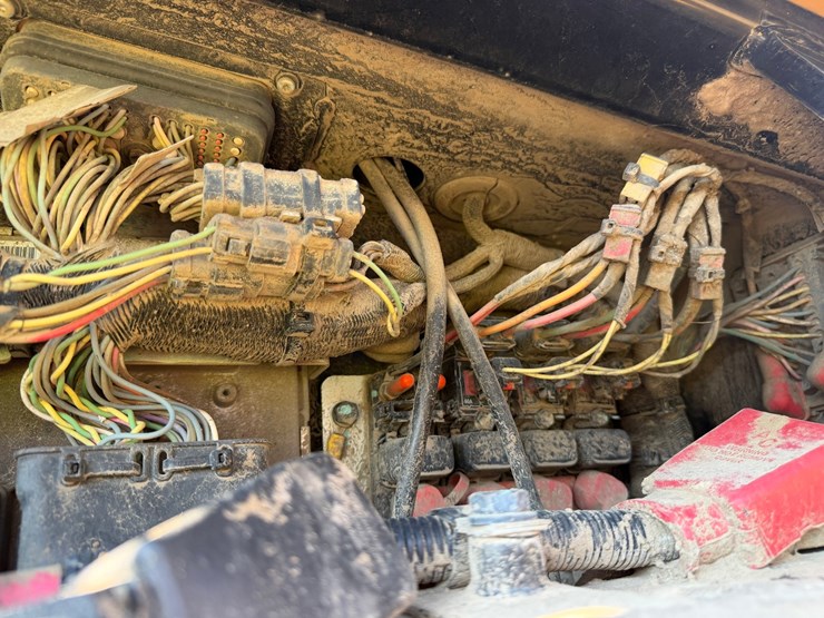 caterpillar-d5k2-lgp-image-58