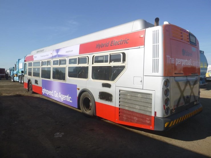 2013-new-flyer-xcelsior-passenger-bus-image-4