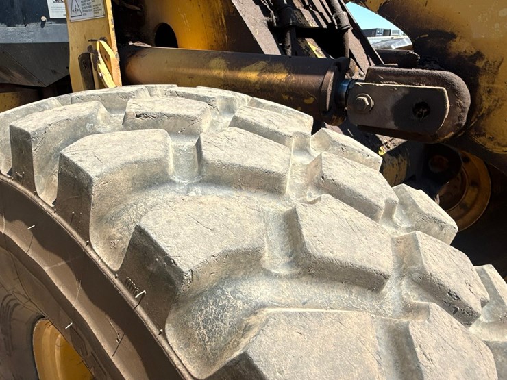 caterpillar-928g-image-114