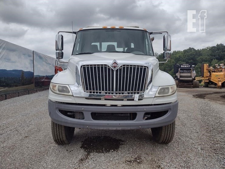 2011-international-durastar-4400-image-2
