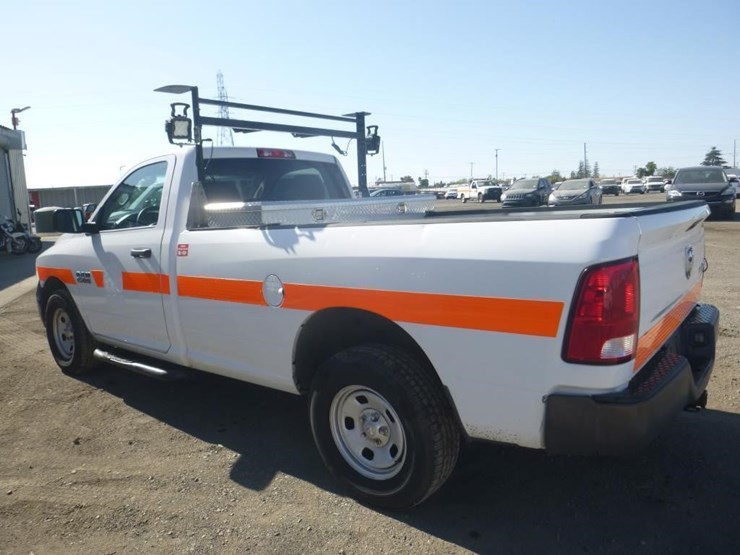 2015-dodge-1500-image-4