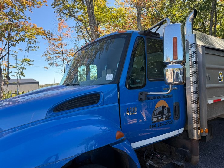 2002-international-durastar-4300-image-24