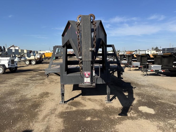 2006-top-hat-t/a-gn-equipment-trailer-image-6