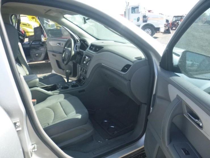 2017-chevrolet-traverse-image-6