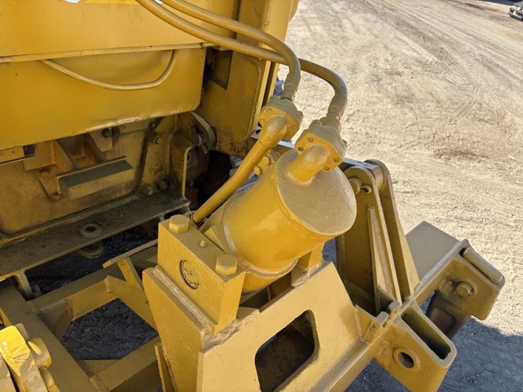 caterpillar-crawler-loader-image-15